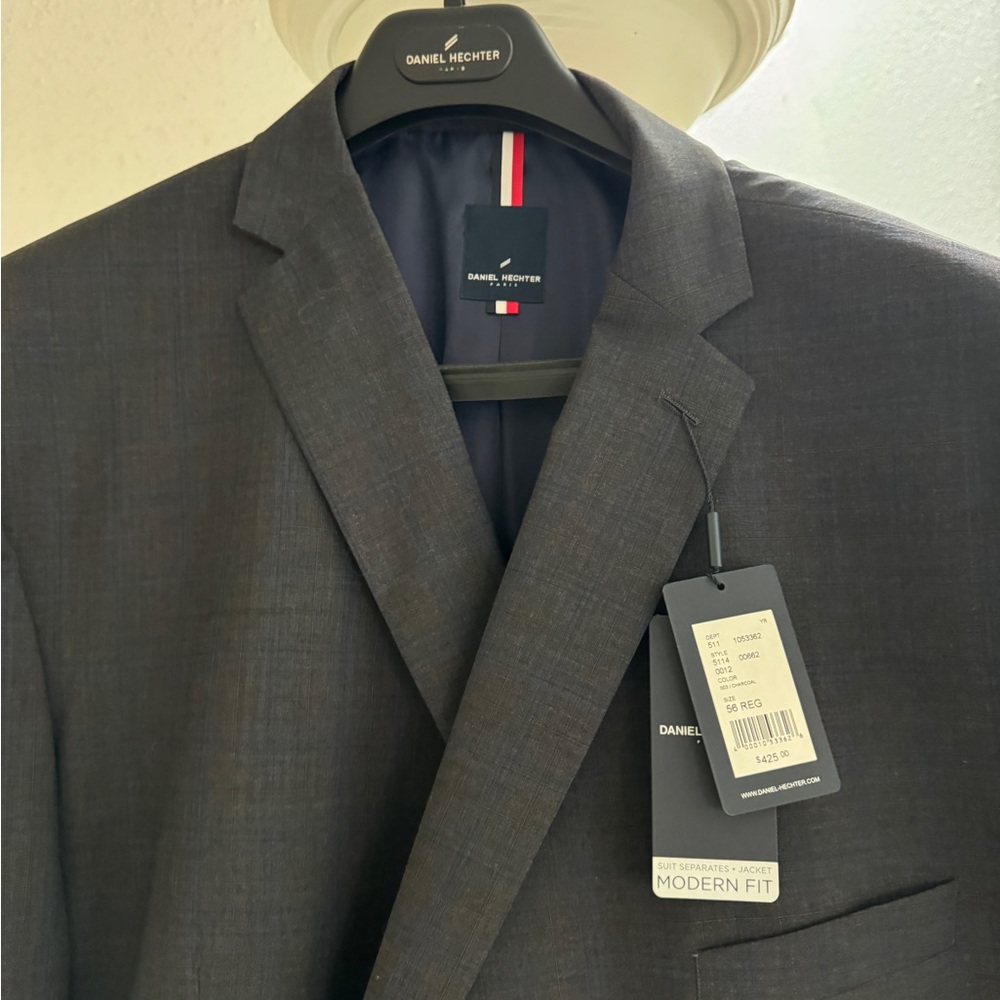 DANIEL HECHTER PARIS 56REG NEW NEVER USED 100% WOOL